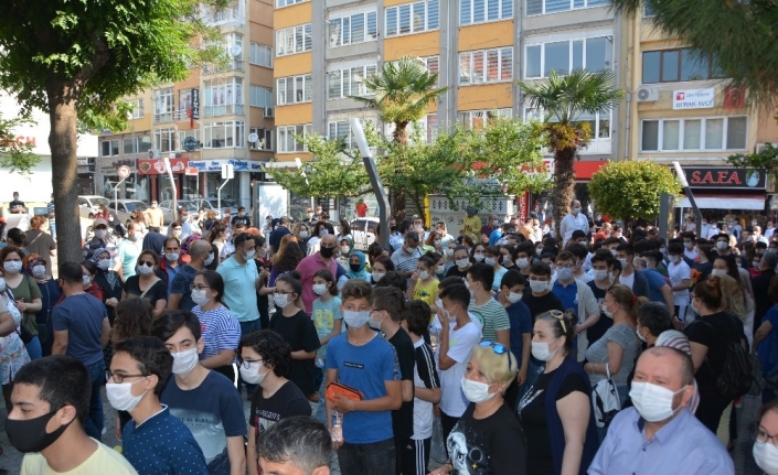 LGS heyecanı sosyal mesafeyi unutturdu