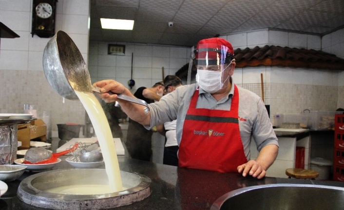 Restoran ve kafeler açıldı