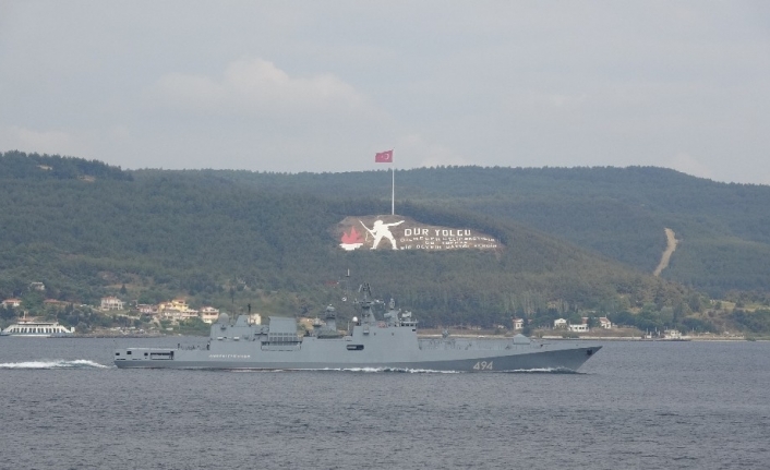 Rus savaş gemisi ’Admiral Grigorovich’ Çanakkale Boğazı’ndan geçti