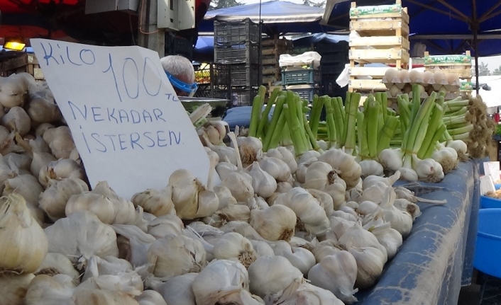 Sarımsağın kilosu 100 lirayı buldu