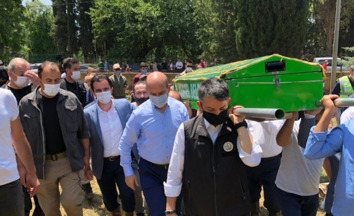 Selden kaçamayan engelli Kader’in tabutunu bakanlar taşıdı