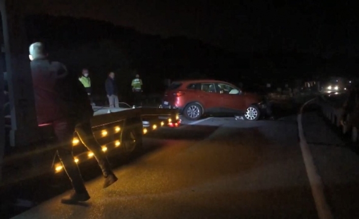 Tır devrildi, İstanbul-Bursa yolu trafiğe kapandı