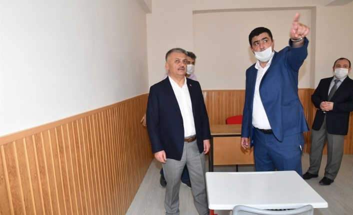 Vali Yazıcı Bigadiç’te kamu yatırımlarını inceledi