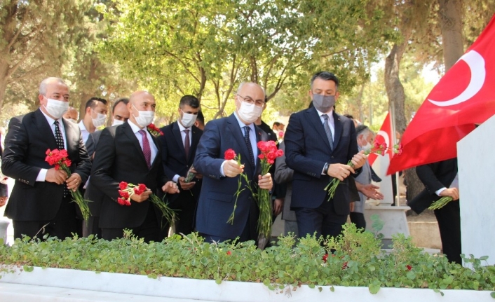 15 Temmuz şehitleri, İzmir’deki şehitlikte anıldı