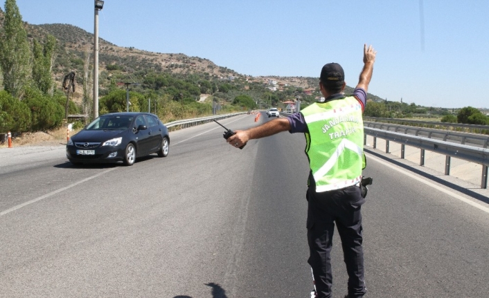 Ayvalık’ta jandarma ve polisten bayram trafiği denetimi