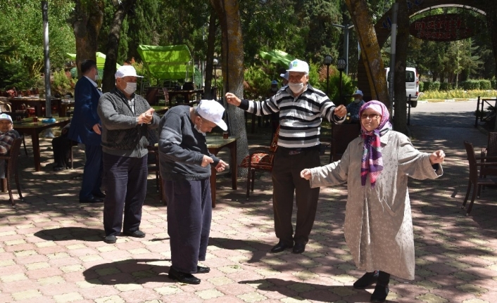 Büyükşehir’den ‘koca çınarlara’ moral