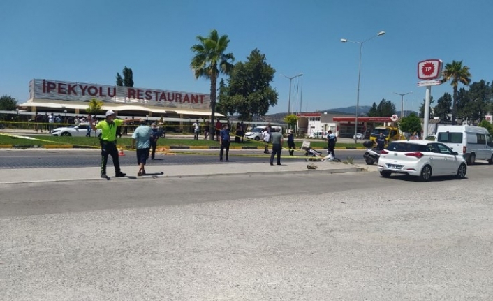 İzmir’de feci kaza: 1 ölü, 2 polis memuru yaralı