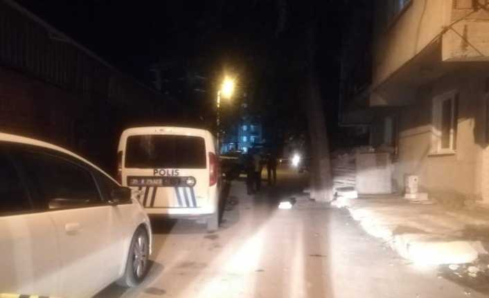 İzmir’de pompalı tüfekle vurulan kadın öldü