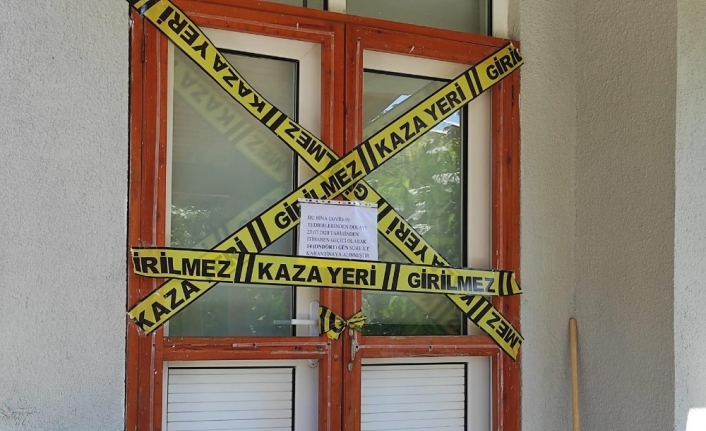 Korona virüs çıkan apartmana şeritli karantina