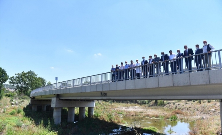 Savaştepe’de yol sorunları çözülüyor