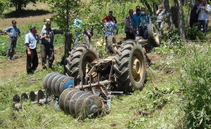 Traktörün altında can veren muhtar köylüleri yasa boğdu