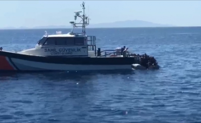 Ayvalık’ta 42 düzensiz göçmen kurtarıldı