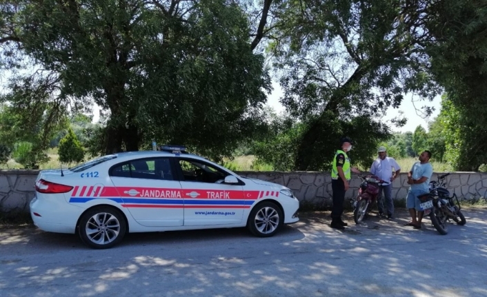 Balıkesir’de jandarma 145 aranan kişiyi yakaladı