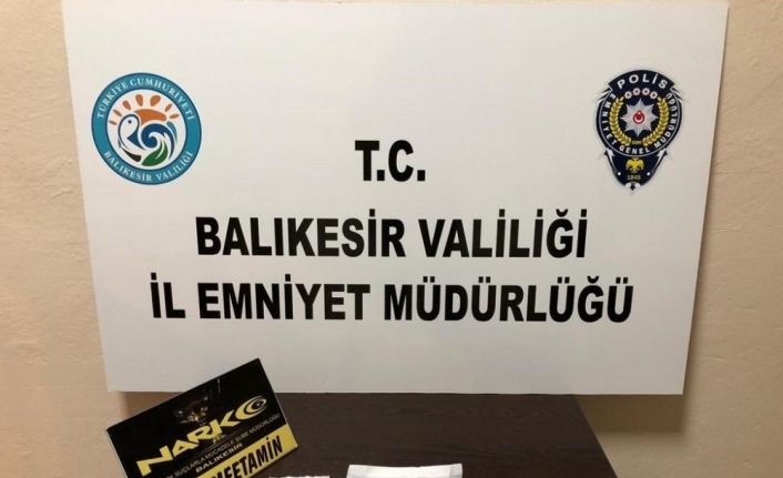 Balıkesir’de polis 8 uyuşturucu şüphelisini yakaladı