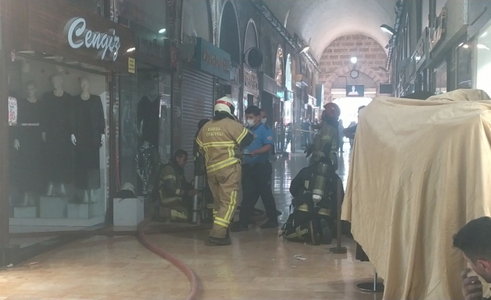 Bursa Tarihi Kapalı Çarşı’da korkutan yangın