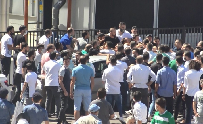 Bursaspor’da gergin kongre