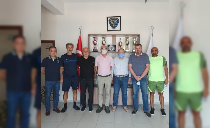 Hikmet Karaman’dan Karacabey Belediyespor’a ziyaret