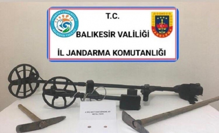 İvrindi’de kaçak kazı yapan defineciler yakalandı