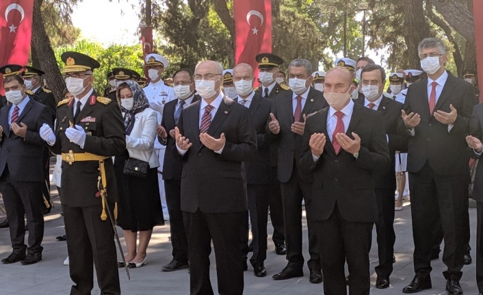İzmir’de 30 Ağustos Zafer Bayramı’nda şehitler unutulmadı