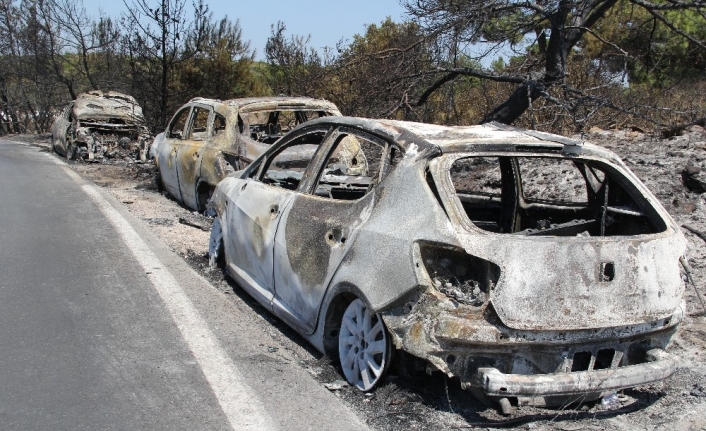 İzmir’deki yangında bilanço ağır oldu: 58 araç yandı, 2 milyon TL’nin üstünde hasar var