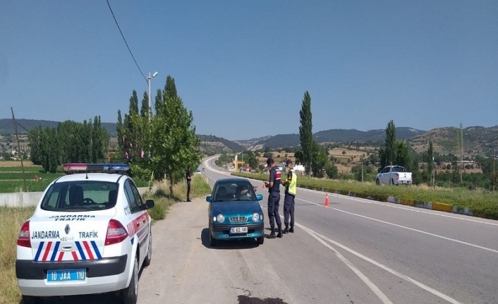 Jandarma aranan 349 kişiyi yakaladı