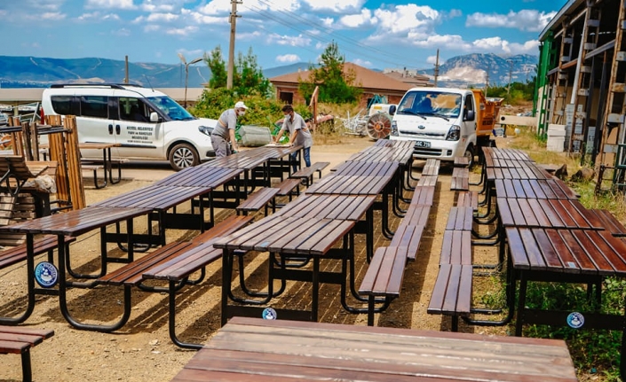 Kestel’de bank ve piknik masaları yenileniyor