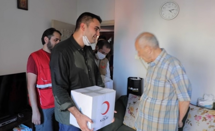 Lübnan’da yardım kolisi dağıtıldı
