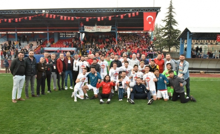 Mustafakemalpaşaspor Belediye BAL Ligine yükseldi