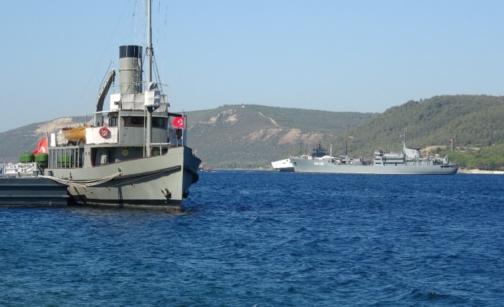 Rus savaş gemisi Çanakkale Boğazı’ndan geçti