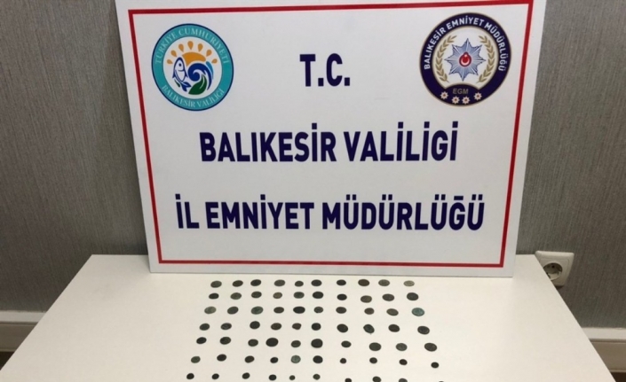 Tarihi eserler ile yakalandı