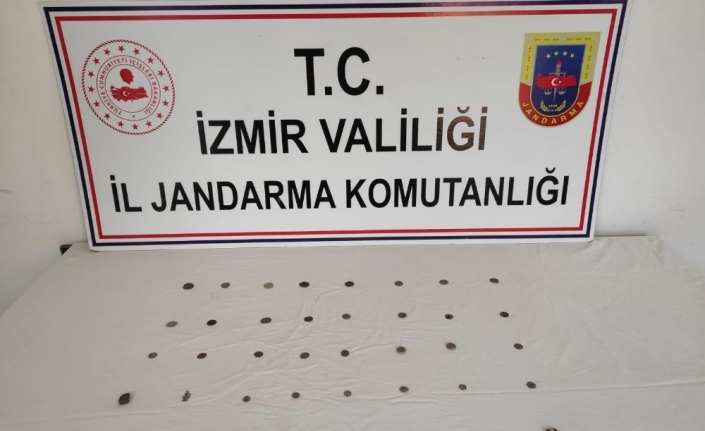 Tarihi paraları satamadan yakalandı