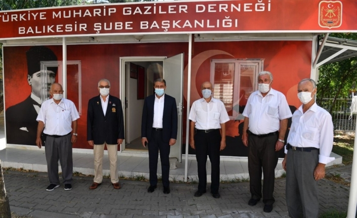 Vali Şıldak, şehit aileleri ve gazi derneklerini ziyaret etti