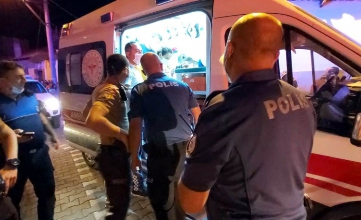 Yangını söndürmeye çalışan kişi dumandan etkilendi