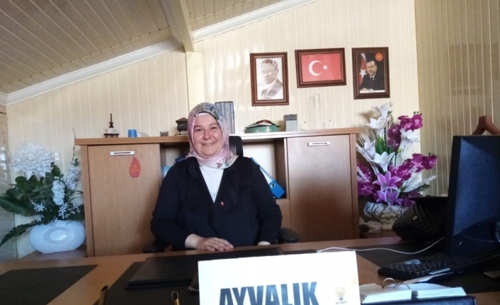 Ayvalık AK Parti’de Kadın Kolları Başkanı Ekşi görevinden istifa etti