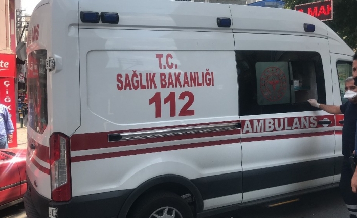 Buluştuğu kişi travesti çıkınca bıçakladı, sinir krizi geçirdi