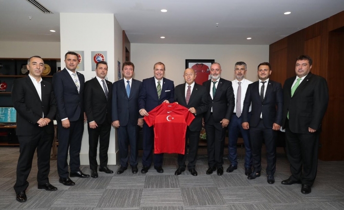 Bursaspor Başkanı Erkan Kamat, TFF Başkanı Nihat Özdemir’i ziyaret etti