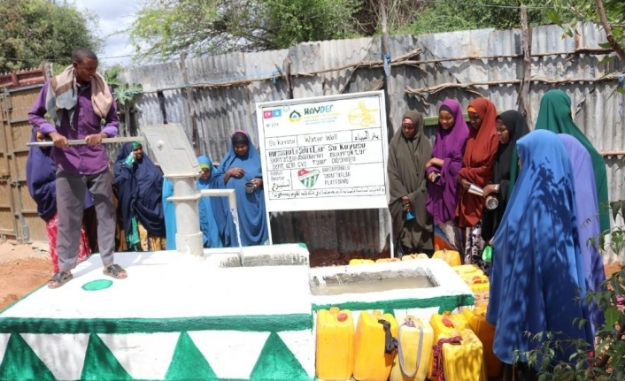 Bursasporlu taraftarlar şehitler için Somali’de iki su kuyusu açtırdı