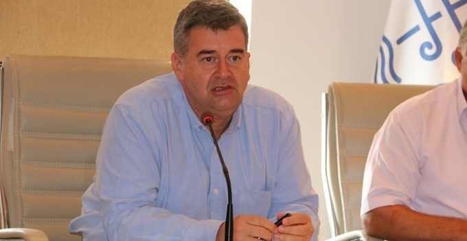 Çeşme Belediye Başkanı Ekrem Oran, mecliste baygınlık geçirdi