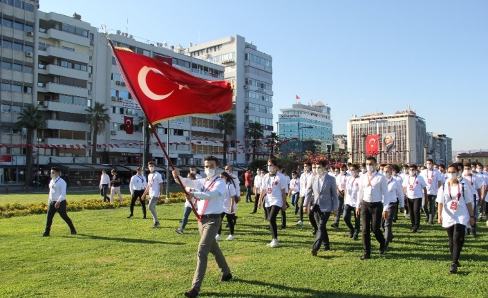 Devlet Bahçeli’nin talimatı sonrası ülkücü gençler 12 ada için yürüdü