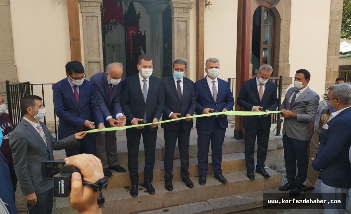 Gotik döneme ait benzerlik gösteren  Pazarlık Camii sade bir törenle hizmete açıldı