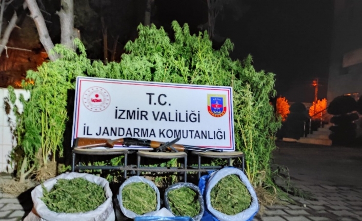İzmir’de jandarmadan uyuşturucu baskınları: 15 kilo esrar ele geçirildi
