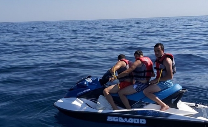 Jet ski ile kaçmak isteyen FETÖ şüphelileri Çeşme’de yakalandı