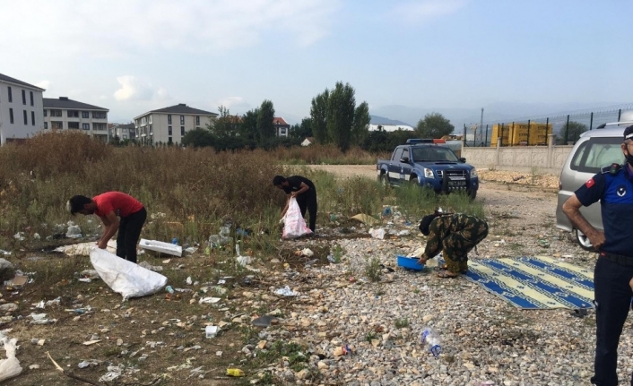 Lüks araçlı dilencilere mıntıka temizliği yaptırıldı