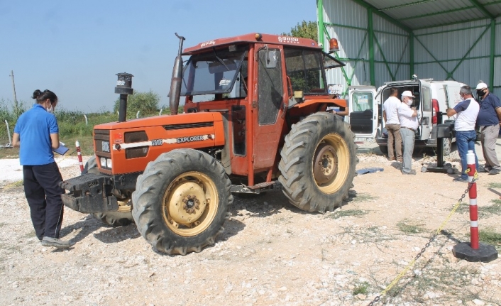 Manyas’ta 73 traktörün fennî muayenesi yapıldı