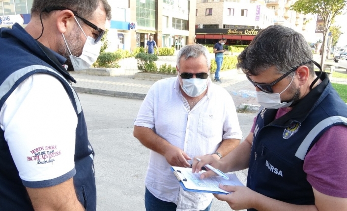 Maskesinin yolda kopup düştüğünü ileri sürdü, ancak bütün bahanelerine rağmen cezadan kurtulamadı