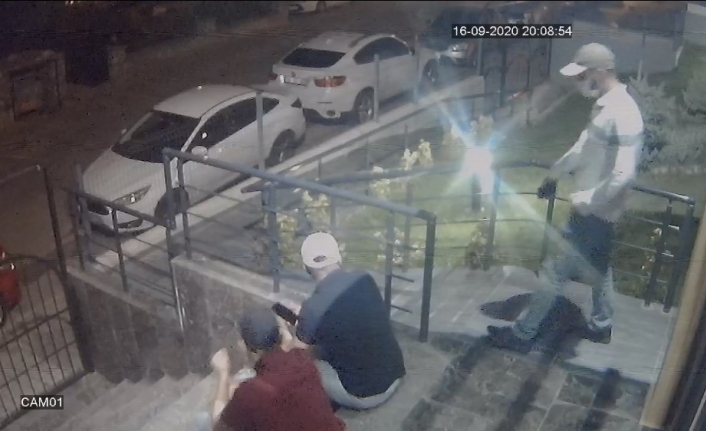Önce dinlendiler, sonra soydular, o anlar güvenlik kamerasına yansıdı