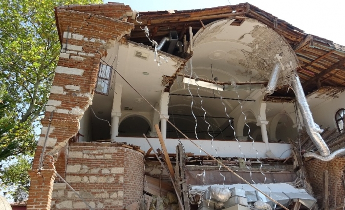 Özlüce Kilisesi bakımsızlıktan yıkıldı