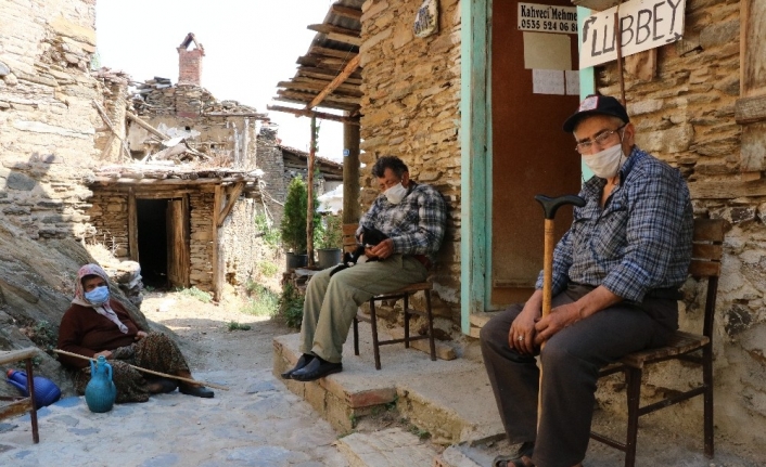 Sadece 5 kişinin yaşadığı “kendinden sosyal mesafeli” köy