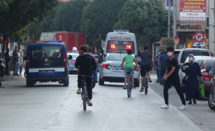 Türkiye’de ilk...Bütün kamu araçları siren çalıp maske mesafe uyarısı yaptı