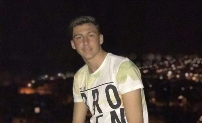 Yarış yaptığı iddia edilen motosikletlere otomobil çarptı: 1 ölü, 4 yaralı